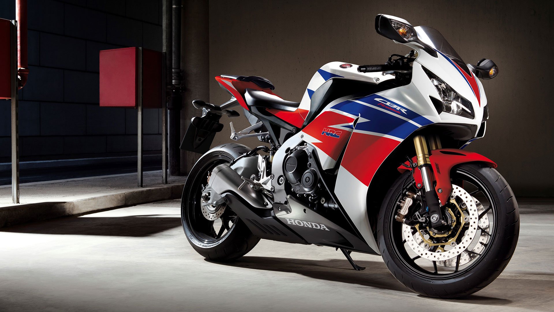 Honda CBR1000RR Fireblade Super Sports 2015 2017 review